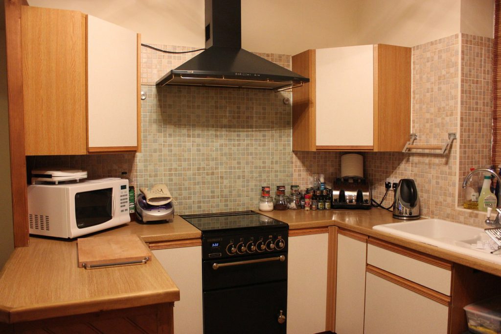 kitchen with microwave ven